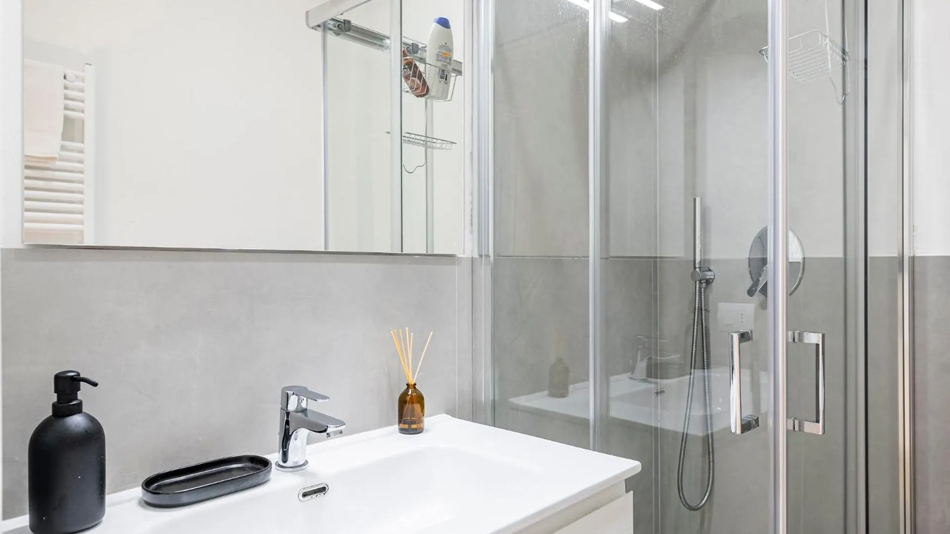 Apartment 10 Minuti Duomo - Double Suite Con Idromassaggio Florence Italy